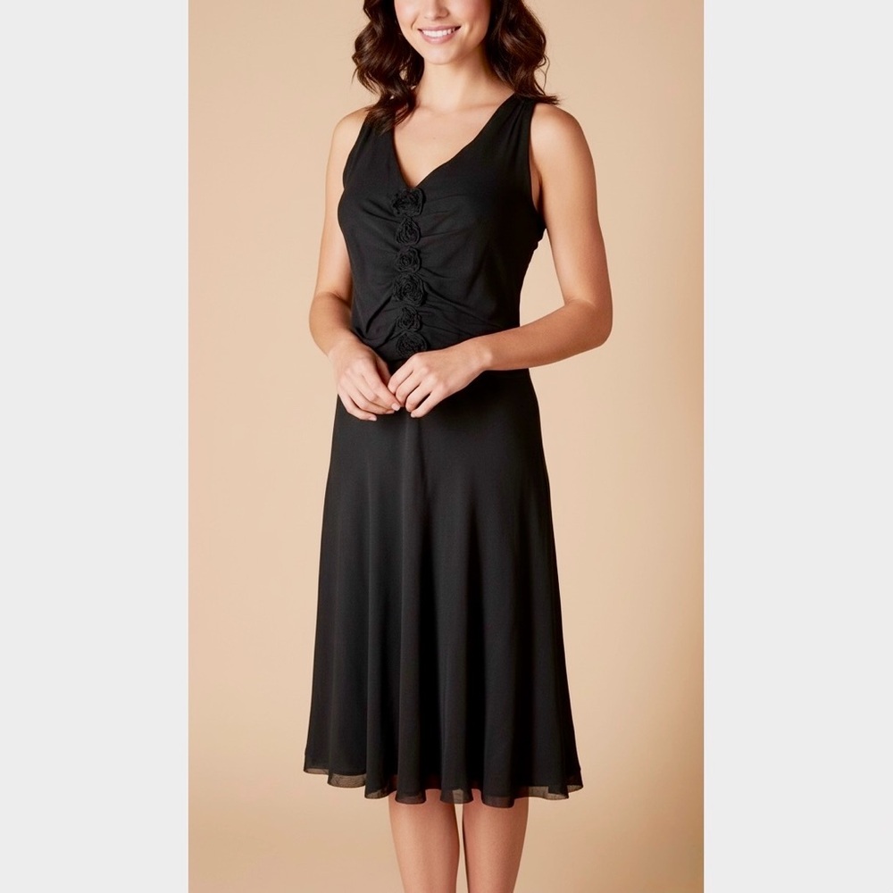 ANN TAYLOR 100% Silk Black Ruched Rose Halter Style Knee Length Formal Dress 10